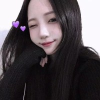 女学生低头玩手机被人贩子跟踪,结局让人想不