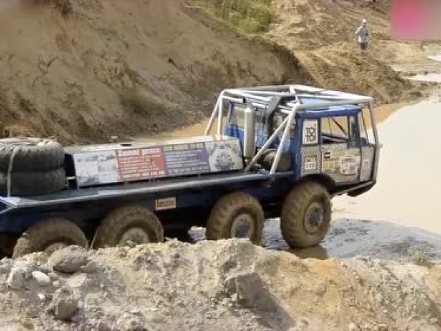 8x8越野卡车极限测试,任何地形都难不倒它太厉害了!