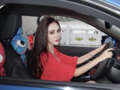 街拍:图1包臀裙打扮厉害了,腰线都快到上围了