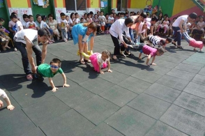 �׶�԰���ӻ����ƴι�ְֳԹϣ��������һ����������ʦЦ��