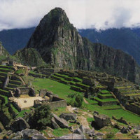 都说拉莫斯球场上的动作脏,遇到科斯塔甘拜下