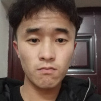 美女穿高跟鞋意外扭伤,路边意外遇高人帮忙救