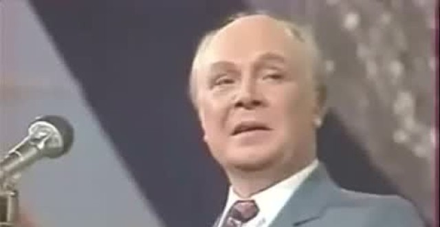 《莫斯科郊外的晚上》,原唱现场太好了