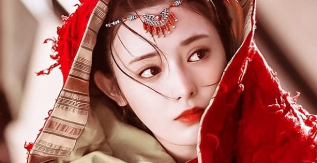 《东宫》女主美的惊为天人,看到她以前的照片,差距有点大!