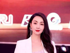 抖音惊现两米"女巨人",网友:没有男人征服得了!