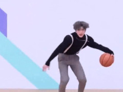 曾比李连杰还红的功夫明星，经历两段婚姻，如今退居幕后被淡忘