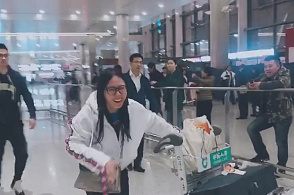 Ů��ѧ����ѧ��������������ŵġ����桱�ӻ������Ц�ö�����