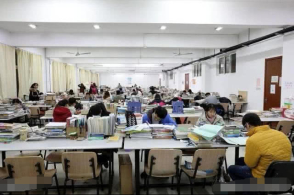 �ڿ����У�ѧ����ѧ������ô�ȹ�һ���ʱ���أ�