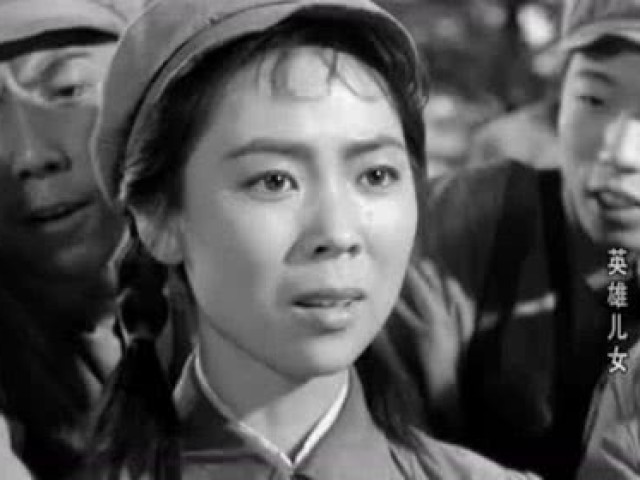 《英雄儿女》是1964年由长春电影制片厂制作并出品的一部战争片.