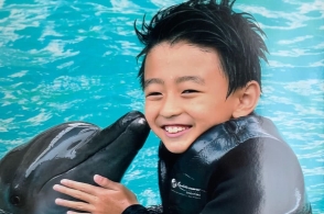 张柏芝晒quintus和lucas合照,兄弟俩越来越像谢霆锋