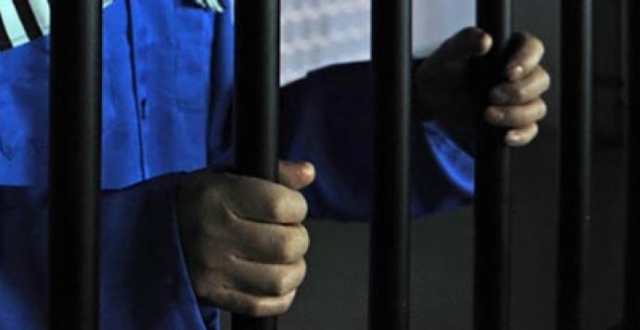 因300块钱弑父,22岁男子被判无期徒刑