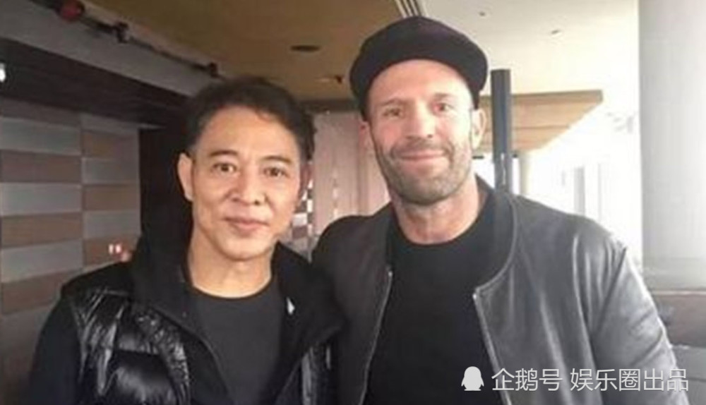 杰森斯坦森评价成龙和李连杰,为何表情变化很明显,原因简单!