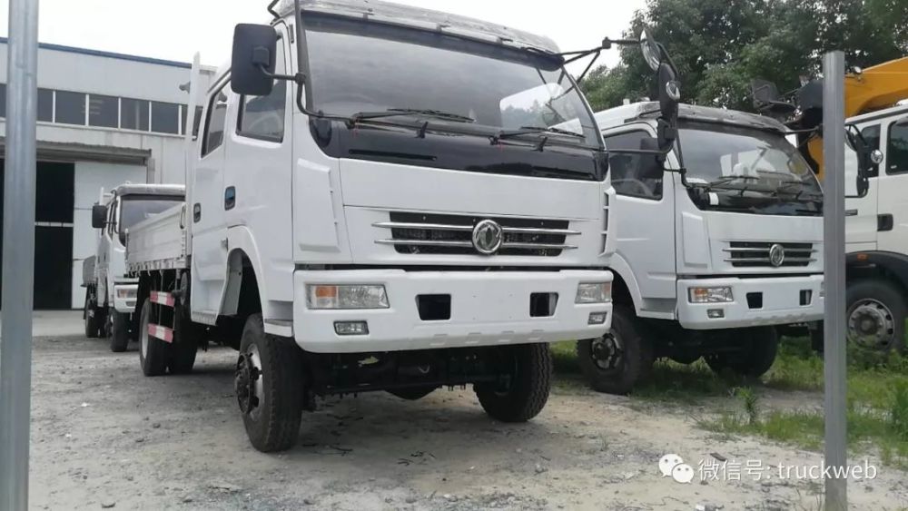 硬核四驱双排座还是右舵车 这样的出口版东风轻卡您见过吗