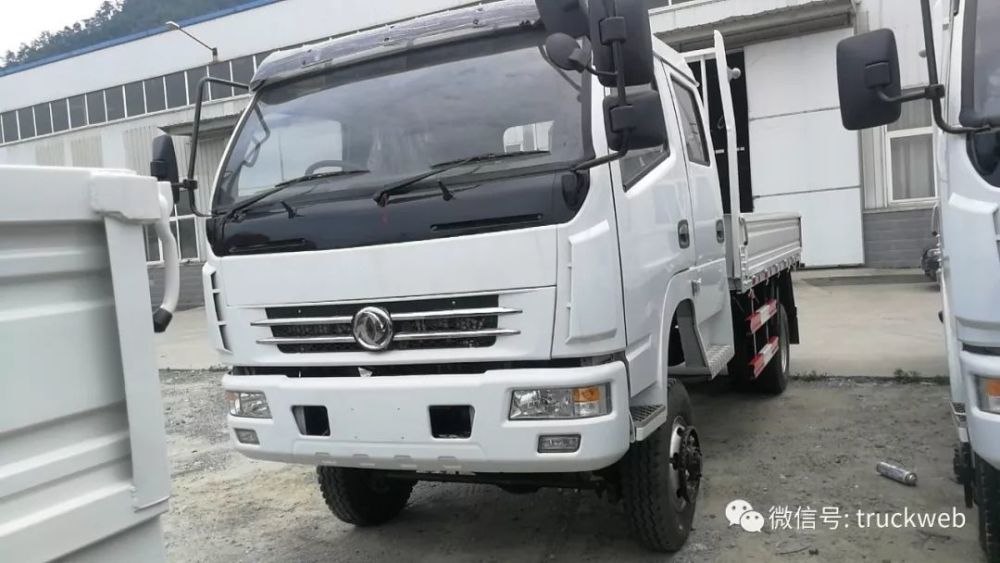 硬核四驱双排座还是右舵车 这样的出口版东风轻卡您见过吗