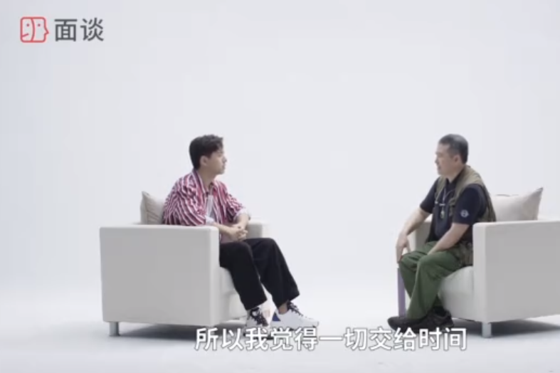 李现走红后首上访谈节目,与采访嘉宾这一对答,立马看出个人修养