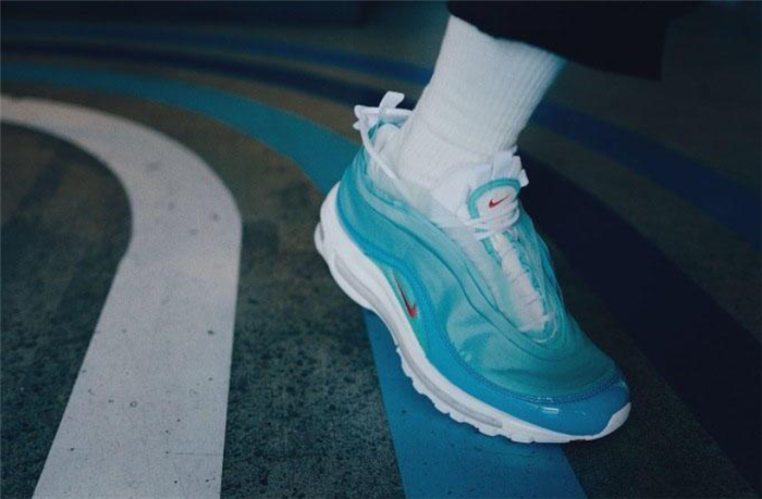 air max 97 hyper turquoise on feet