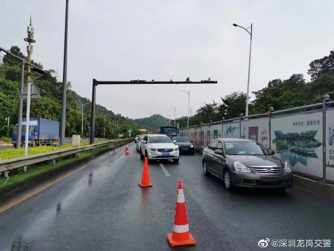 盐龙大道往水官方向正在施工