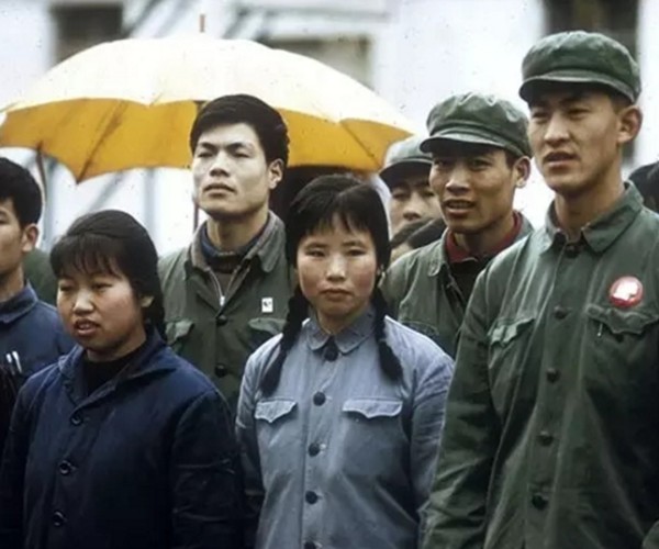 老照片:1972年一位美国人拍的照片,第5张的场景看不到