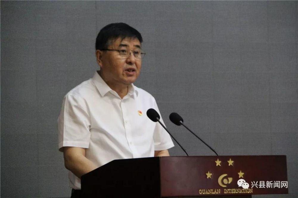 白旭平 摄 捐赠活动由山西省晋绥文化教育发展基金会携手爱心企业为