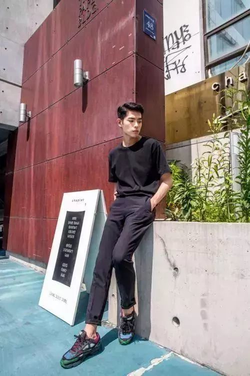 会拍照的男生有多撩人?学会这几个摆拍技巧,谁还不是个小哥哥了