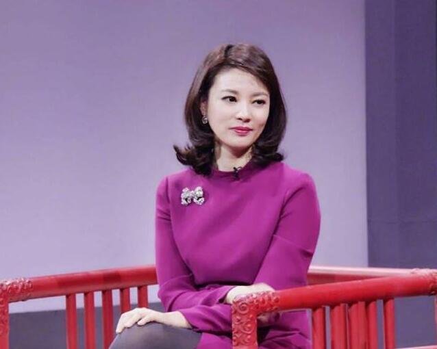 42岁刘芳菲离开央视坚持公益,晒照一改往日形象,少女感十足