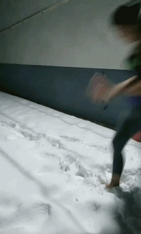 搞笑gif:原来帅哥也会担心自己的发量,那我就放心了!