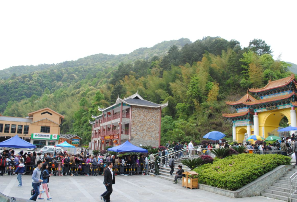 梵净山景区售票处不再出售门票,游客必须通过网上预定