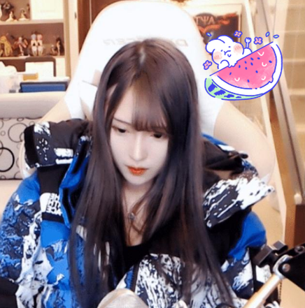腐团儿遭超管"拉闸",一言不合就禁播,无奈夏天穿这衣服直播?