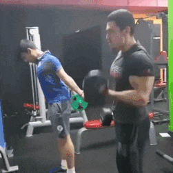 爆笑动图: 给我理一个比较成熟的发型, 看一次笑一次!