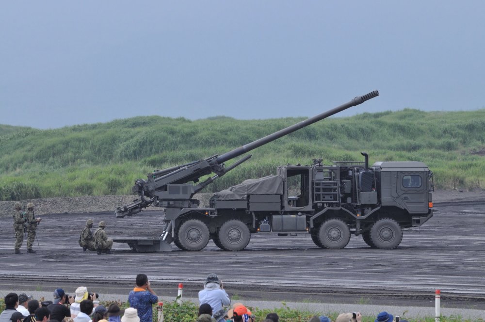 日本富士综合火力演习现场曝光 新型榴弹炮首次亮相