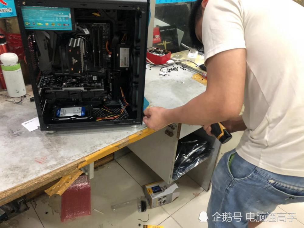 朋友在店组装一台电脑后嫌价格贵要退货,商家:这硬件都装机了!