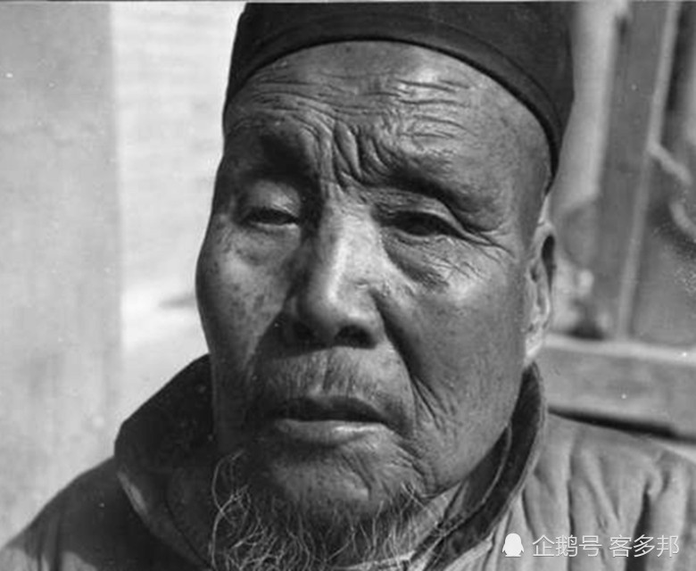 晚清太监真实容貌:图7为武功高强的崔玉贵,图8为留胡子的太监