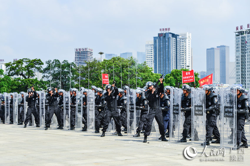 南宁,南宁国际会展中心,特警