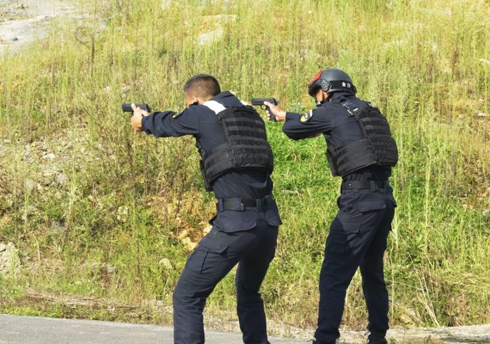 毕节市公安特警警务技能大比武圆满结束