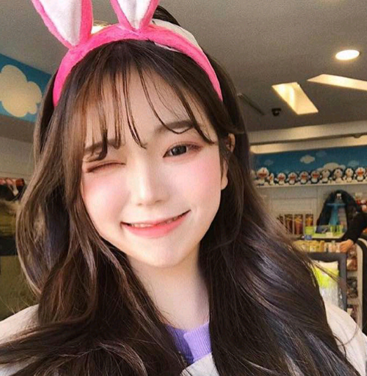 svip·阳光·女生头像:你是蛰伏在我生命中的春夏和秋冬