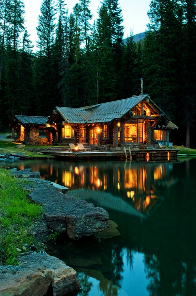 宁静的小屋,森林深处,小溪水塘旁,再幽静不过来,真正的世外桃源,好想