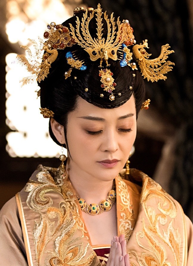 演员梅婷壁纸:一直演都市剧,其实古装也不错哦