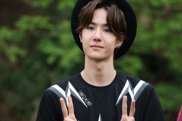 本以为肖战的学历够高了,直到看到王一博的,网