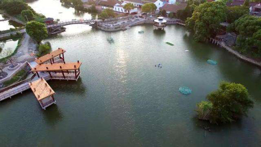 浙江湖州德清县一个镇,地处杭嘉湖三市交界处,曾由两镇合并