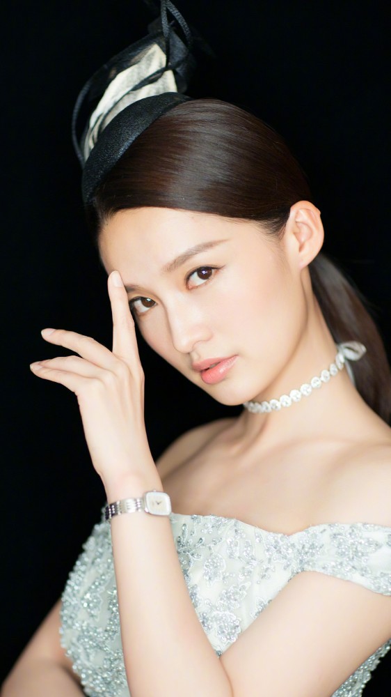 李沁精美壁纸 美人如画 人见人爱 天天快报