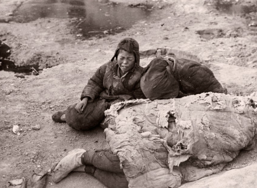 真实镜头下的1943河南大饥荒,冯小刚电影无法还原
