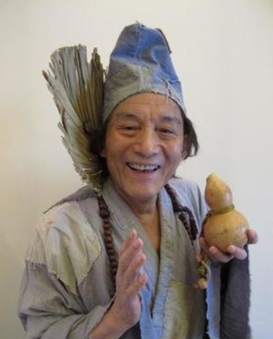 教科书级的3大镜头,星爷笑着哭,游本昌吃臭肉,最后一位最经典