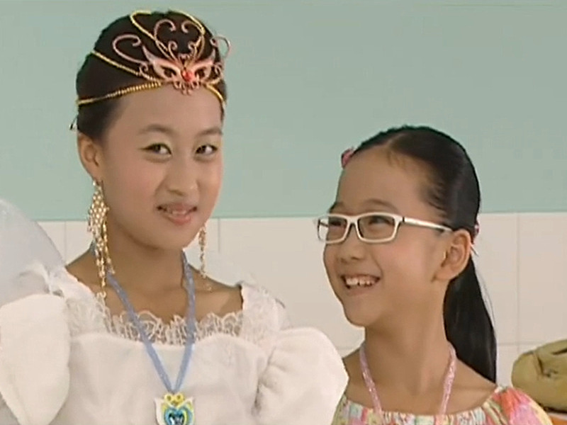 巴啦啦小魔仙:当美琪穿上女王衣服,不输魔仙女王,美雪