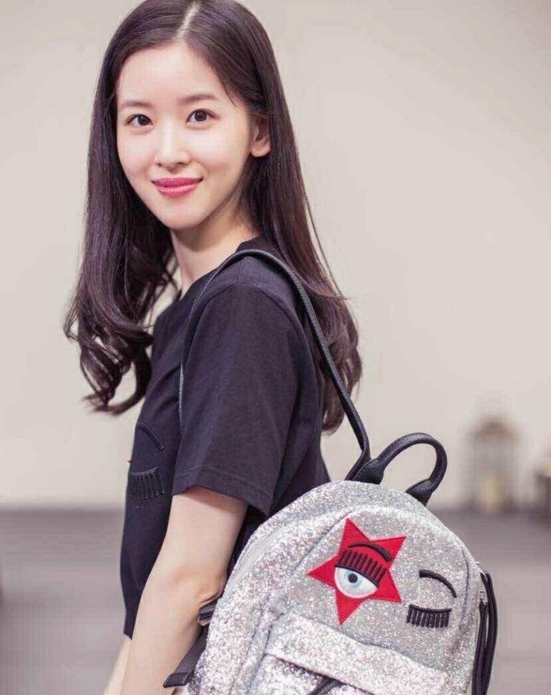 奶茶妹妹章泽天美照