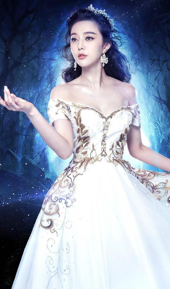 女明星头戴皇冠,你觉得自家爱豆是公主,女皇,还是小仙女呢?