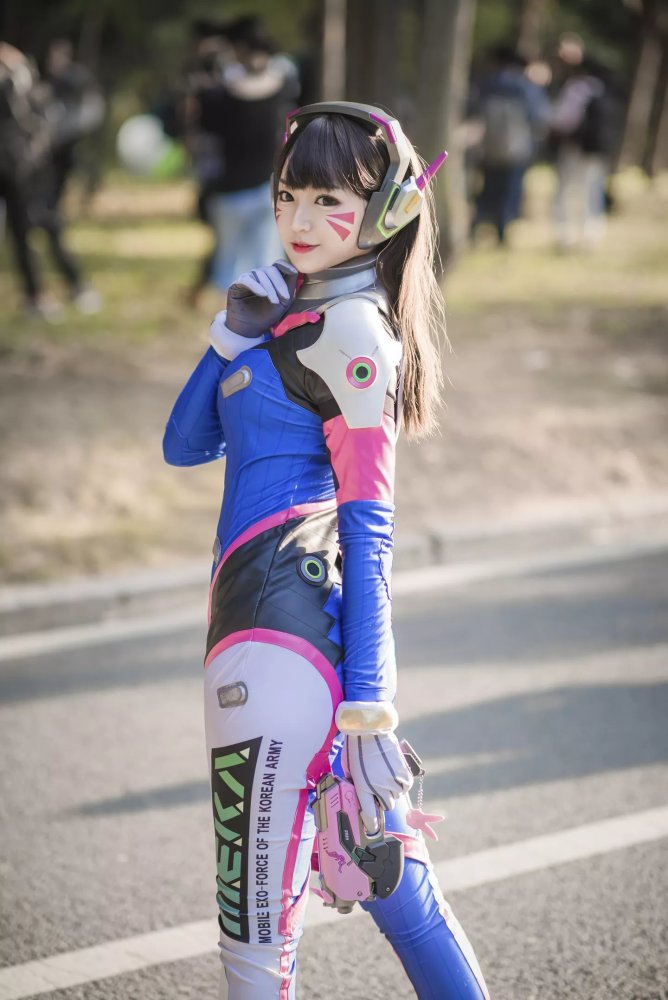 御姐美女cosplay《守望先锋》d.va