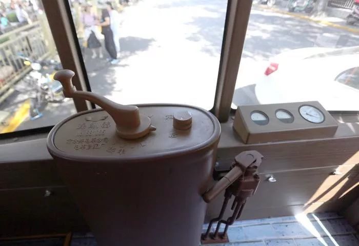 铛铛车,西安,观光巴士,公交车,钟鼓楼广场