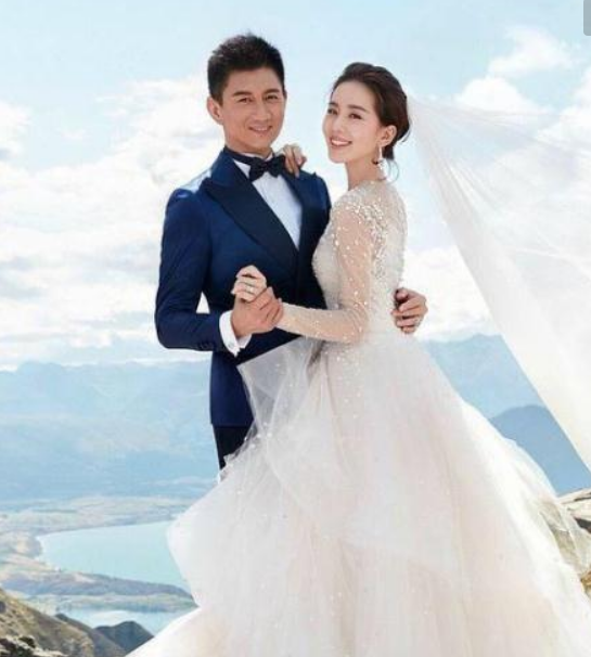 明星婚纱照大比拼!网友:杨幂、baby两人最好看