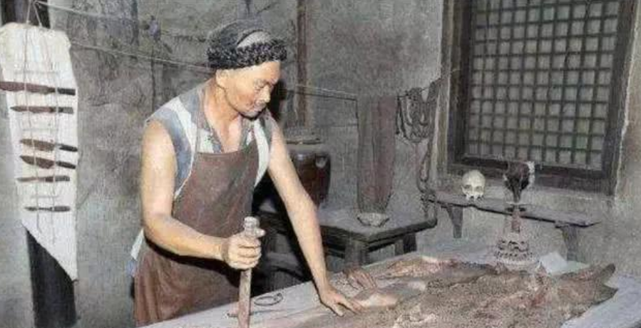 朱元璋将蓝玉剥皮后,人皮放哪儿了?200年后被张献忠翻