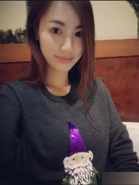 马蓉独自现身机场,口罩遮脸,看上去气色不错